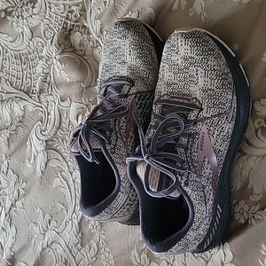 Brooks sneakers size 9